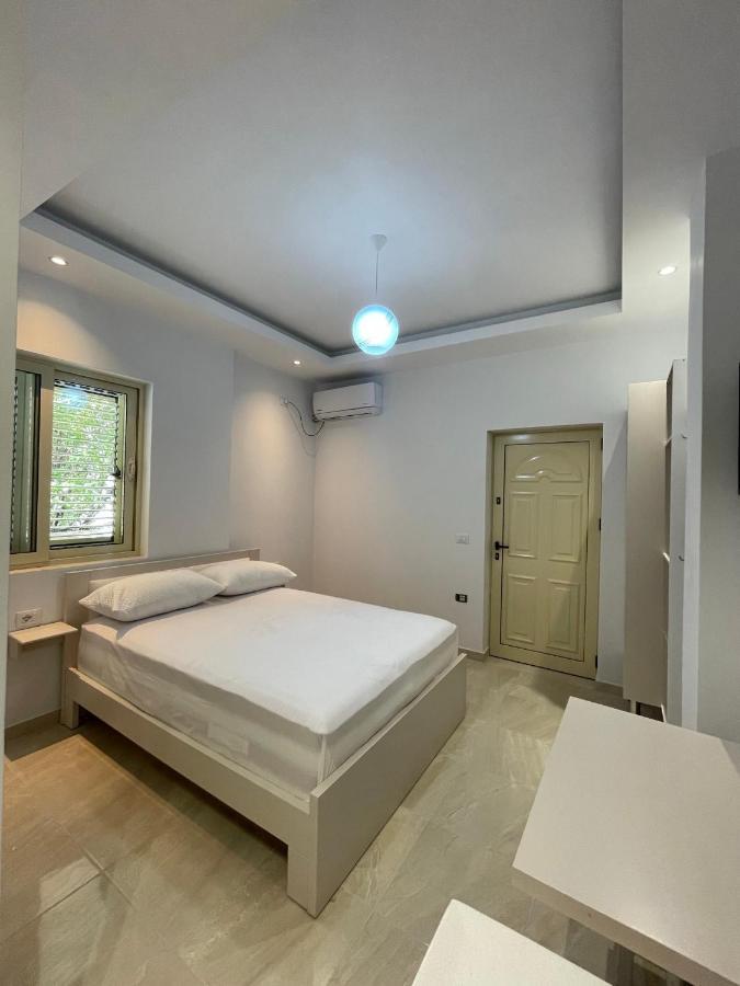 John'S Holiday Home Vlorë Buitenkant foto