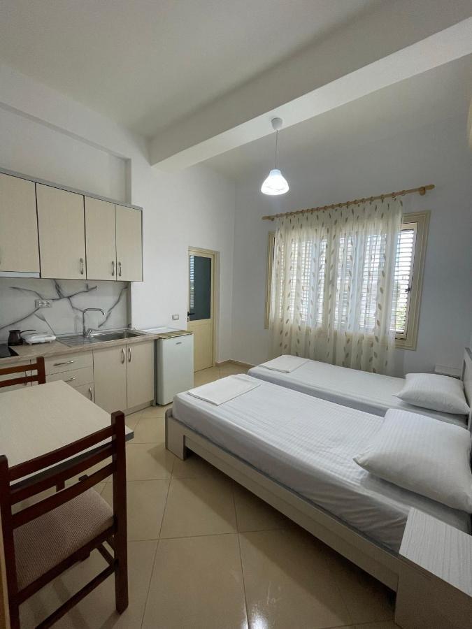 John'S Holiday Home Vlorë Buitenkant foto