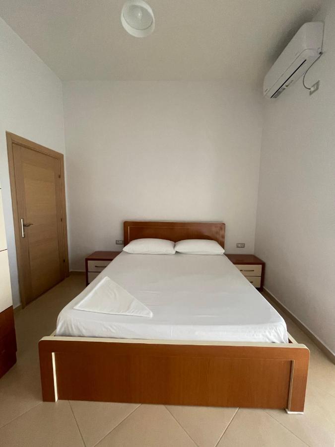 John'S Holiday Home Vlorë Buitenkant foto