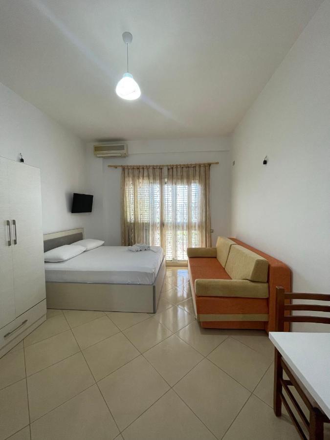 John'S Holiday Home Vlorë Buitenkant foto